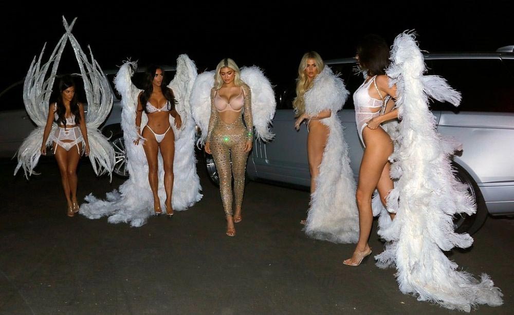 Kim Kourtney And Khloe Kardashian Kendall And Kylie Jenner As