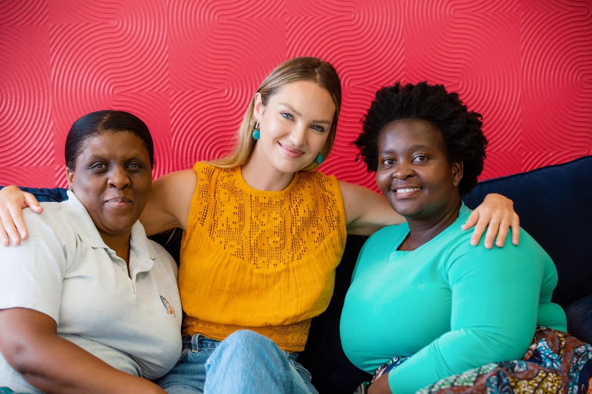 Candice Swanepoel arrive Mothers2Mothers HQ in Cape Town, South Africa, February 2019 1 Candice Swanepoel arrive Mothers2Mothers HQ in Cape Town, South Africa, February 2019 1